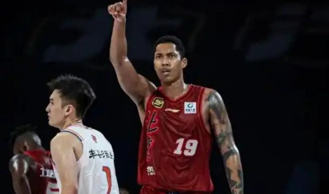 开云下载-2换1，丘天交易或曝光，李春江下家3选1，欧文表弟加盟CBA