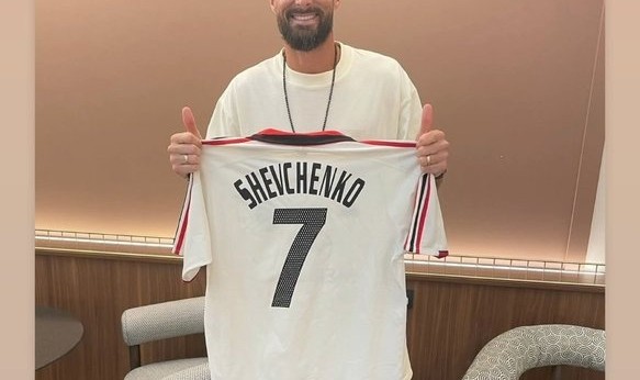 开云APP-吉鲁社交媒体分享舍甫琴科7号米兰战袍，两位传奇红黑情缘延续