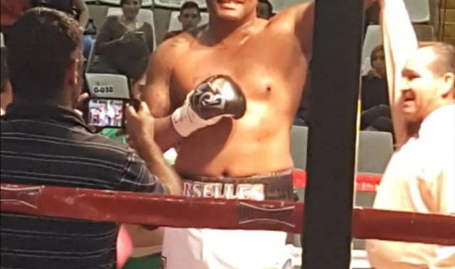 开云-开门杀引发的惨剧！杰伦-布朗的拳王父亲 因小事把人肠子捅出来了