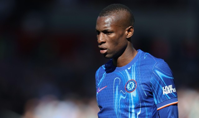 记者：杰克逊搭乘的航班已经抵达慕尼黑，下一步就将接受体检