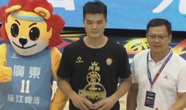 广东球王！黎伊扬场均轰29.5+5斩获MVP 河源终结东莞省联赛10连冠
