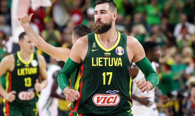 开云网页版-瓦兰：有太多大牌球星参加欧锦赛 感觉每支球队都能掀起一些波澜