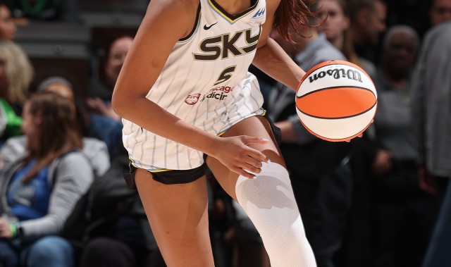 里斯轰16分17板6助，个人连续5场拿到两双