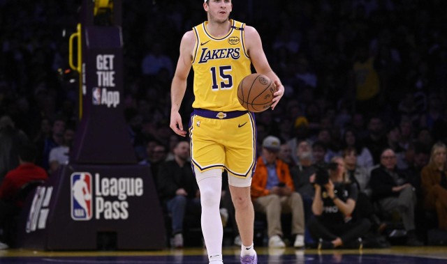 名记：里夫斯几乎不可能执行球员选项 将寻求年薪3000万的合同