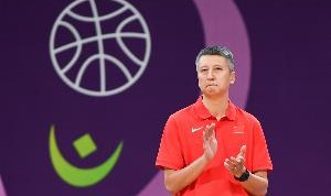 扬子晚报：小组赛三连胜锁定八强 中国男篮完成亚洲杯阶段性目标